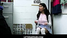 lifter teen penelope woods to cop: blowjob for release?? 😏🔥 hidden cam office bust