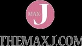 hey watch me vibe my wet pussy with this huge dildo until i squirt cum everywhere??