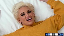 milf wife offers pussy and mouth to freeuse strangers