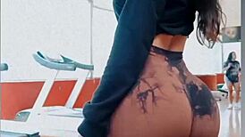 hidden cam catches athletic latina rosmery lara's big ass workout