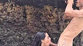 gostosa casada deepthroats big cock on beach transei