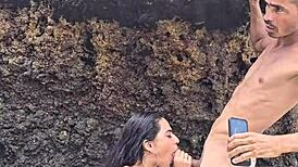 gostosa casada deepthroats big cock on beach transei