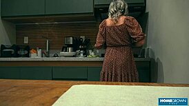 Scarlett Taylor Watches Naomi Deepthroat Hot Dude's Big Cock