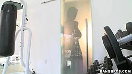 Fitness Milf Babe Lisa Ann Works Out Her Big Tits And Curves