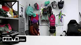 i catch teen shopliftr stealin makeup xmas suckin my huge cock