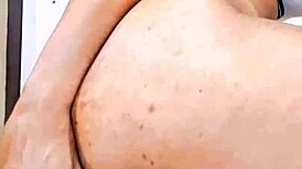 whoa she's taking that standing anal pounding then blows and pisses everywhere 😈