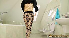 This fetish whore blows hard then urinates golden shower 😈💦