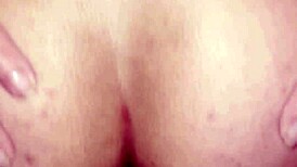 la puta de mi hermanastra me da unos buenos sentones... me vengo en su coño!