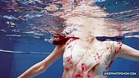 hey martina, keep showing that hot croatian body in the pool??