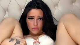 WOW SLUTTY AMERICAN EXCHANGE STUDENT FINGERS PUSSY TO SQUIRTING ORGASM