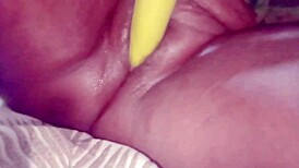 desibhabhi rams brinjal deep in wet pussy for messy cumshot
