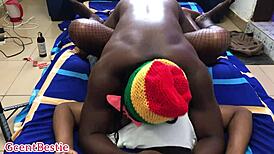 couple goes deep in missionary homemade pounding her till she screams 😍💦