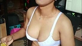 Gorgeous Webcam Babe Masturbates Solo - Wanna Watch Her Cum?