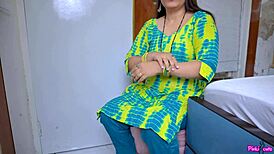Pinki chachi tries painful anal fuck with bhatija desi style