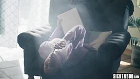 i can't resist watching kira noir fuck casey calvert's big ass with strapon