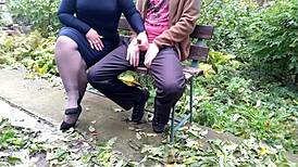 Curvy stepmom's teasing hand leads to sticky release