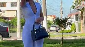 Loira poderosa takes double penetration outdoor public with emojis 😈🍑💦