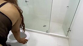 i catch busty stepmom shaking juicy ass while cleaning bathroom so i jerk off behind her secretly