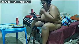 Meia Irmã Shows Off Tight Cuzinho to Namorado on Camera