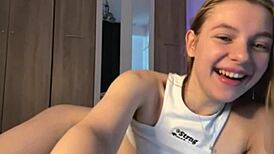 Jucielussie teases her natural boobs on webcam