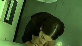 whoa, check this shemale's tight asshole getting rimmed so good 😘🍑