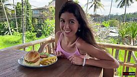 waiter, cum on my face right here in this cafe... i crave that cum coverage!