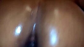 BIG BOOTY EBONY GHETTO GIRL THROWS IT BACK IN MISSIONARY CLOSE-UP ACTION!
