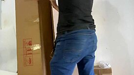 comi o cu da cliente safada no depósito do mercado patroa quase pegou