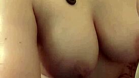 hey i'm oiling up my juicy chubby curves in the tub right now...