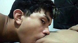 hermanastro pervertido... lame el coño delicioso de mi hermanastra latina de 18!