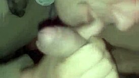 Mi novia me lleva al patio y me hace super oral garganta profunda balcony