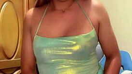 Tattooed transsexual explodes with rica creamy leche!