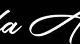 Safada picks prime spots for outdoor fun with well-endowed partner