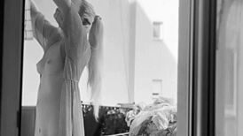 chubby babe hangs laundry naked on balcony flashing shaved pussy to neighbors! 😏👀🍑