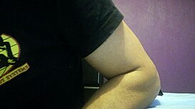 Watch me explode cum using this insane squirting machine now!!