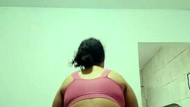 chubby ninfeta shakes her wet pussy dancing funk