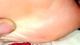 wanna taste my girlfriend's sweaty toes with me?
