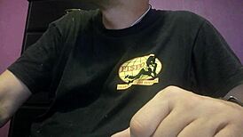 Watch me explode cum using this insane squirting machine now!!