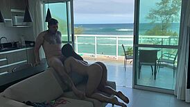 cheguei da praia louca pra foder e gozei no pauzão do negão tatuado