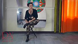 Teacher regina noir spanks bad ballerina's ass then face fucks her pussy in dominating ballet class