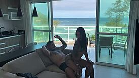 cheguei da praia louca pra foder e gozei no pauzão do negão tatuado