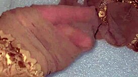 Cheating wife Daria's nylons ripped post-wedding