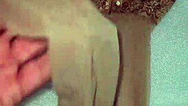 Cheating wife Daria's nylons ripped post-wedding