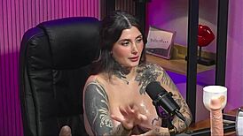 Busty Brazilian hottie arrotando big tits and ass 😍🍑