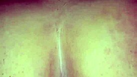 la puta del barrio me pide subir el volumen pa que no oigan sus gemidos mientras le meto recio 🔥😈