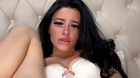 American Exchange Student Fingers Pussy on Webcam