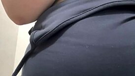 amateur teen squirts extremely close-up in public gym