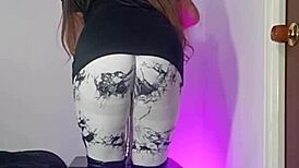 Colombian latina aunt teases massive cameltoe masturbating in tight leggings
