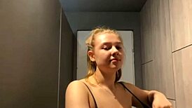 extreme public fat girl squirts multiple times cumming on ass in tight leggings
