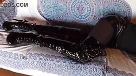 damn, total black latex with fishnets pantyhose and knee boots ��